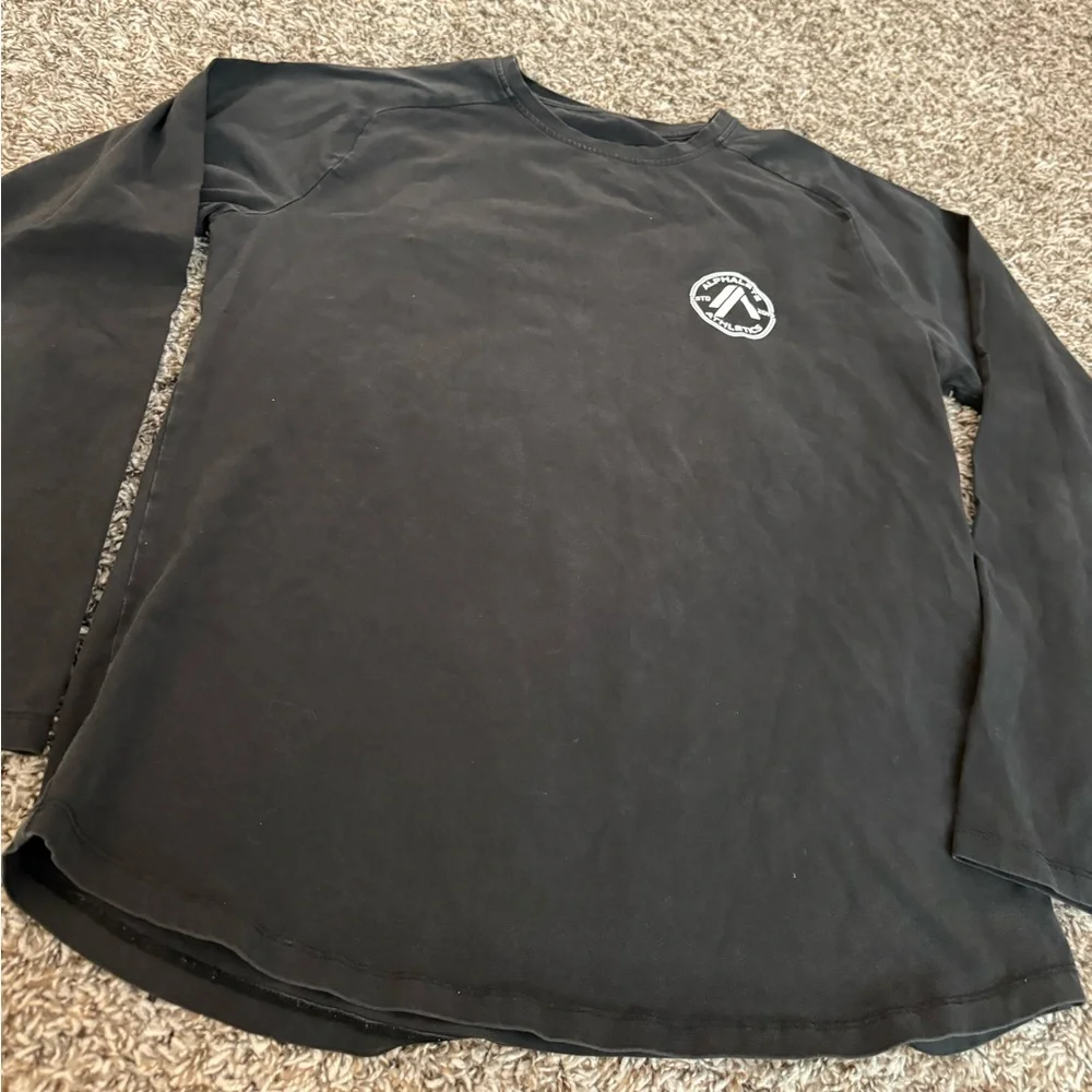 Alphalete Long Sleeve Athletic Tee - Picture 3 of 4